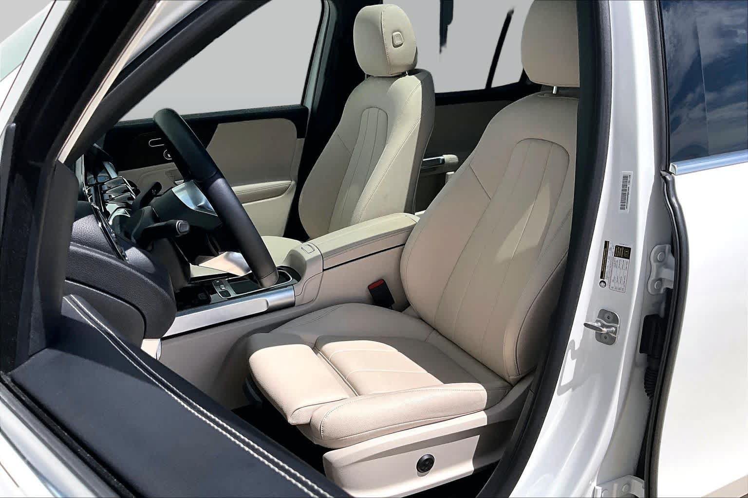 Used 2025 Mercedes-Benz GLB 250 image 8