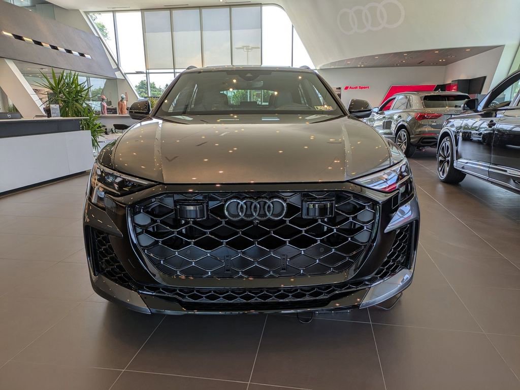 New 2025 Audi RS Q8 performance image 2