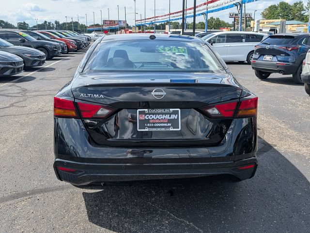 Used 2025 Nissan Altima 2.5 SV FWD image 6
