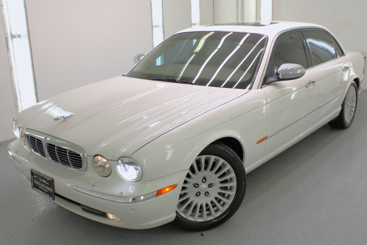 Used 2005 Jaguar XJ Vanden Plas RWD image 2