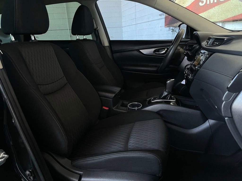 Used 2017 Nissan Rogue S FWD image 21