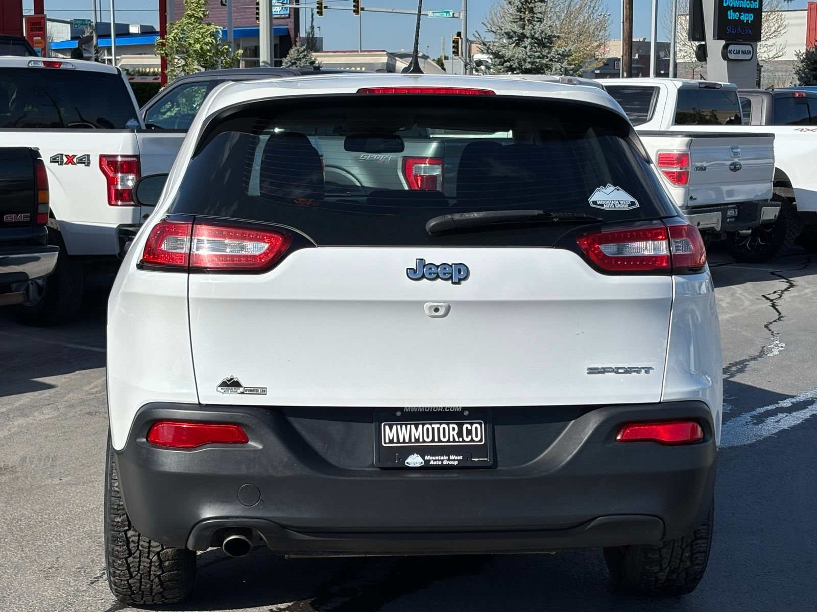 Used 2018 Jeep Cherokee Sport FWD image 9