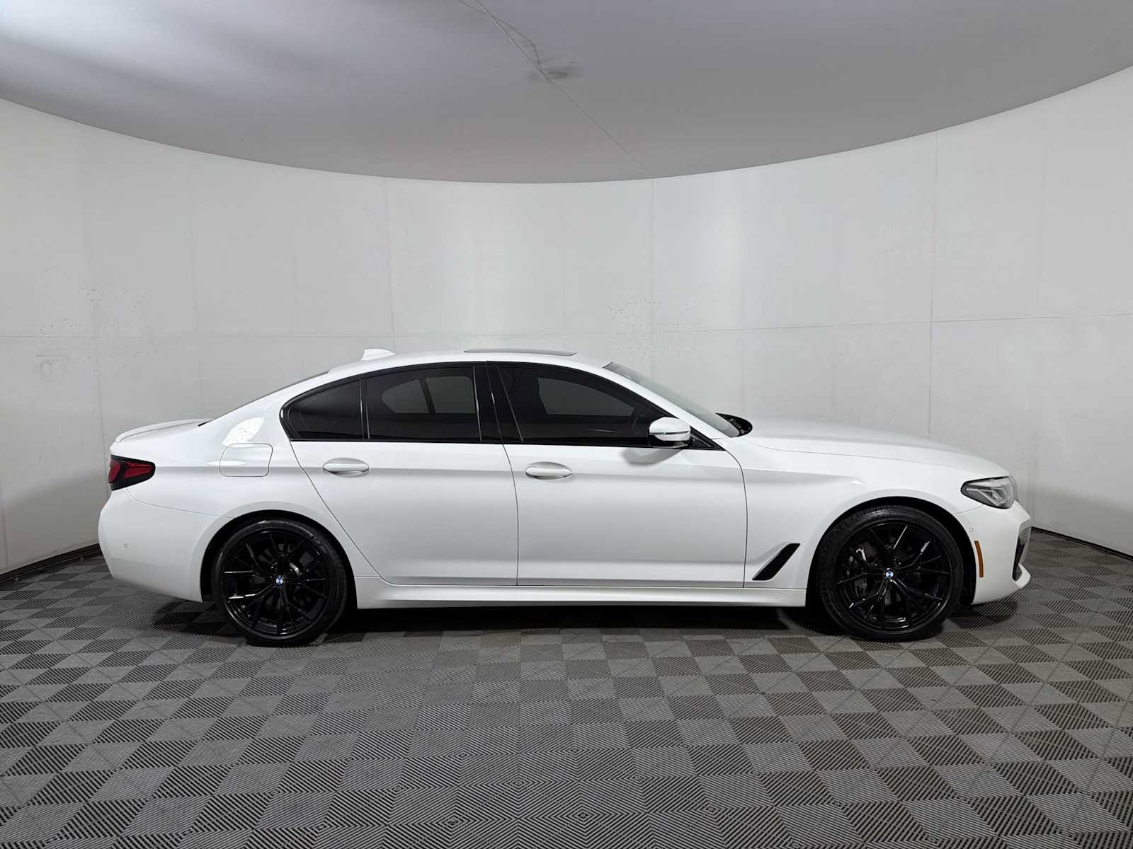Used 2023 BMW 540i xDrive w/ M Sport Package AWD/4WD image 7