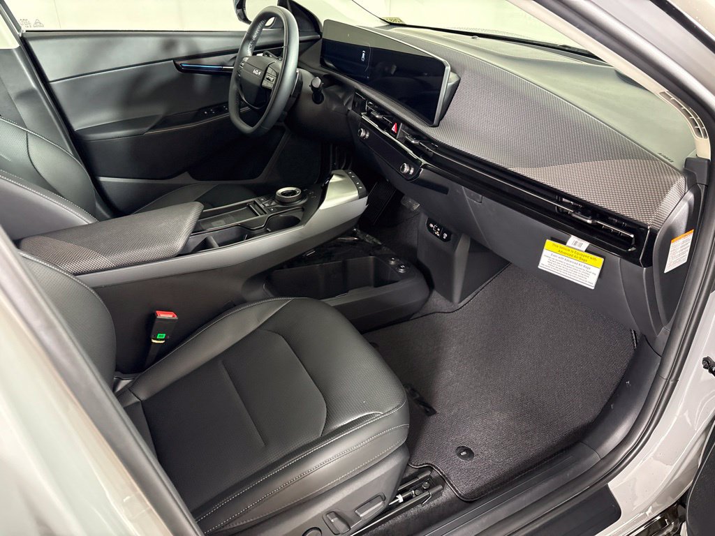 New 2026 Kia EV6 Wind RWD image 16