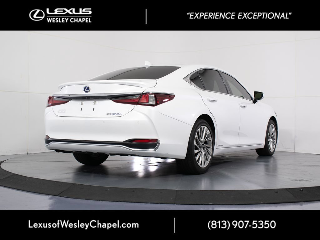 Used 2021 Lexus ES 300h Ultra Luxury w/ Accessory Package 2 FWD image 6