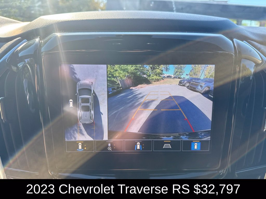 Used 2023 Chevrolet Traverse RS w/ LPO, Floor Liner Package AWD/4WD image 32