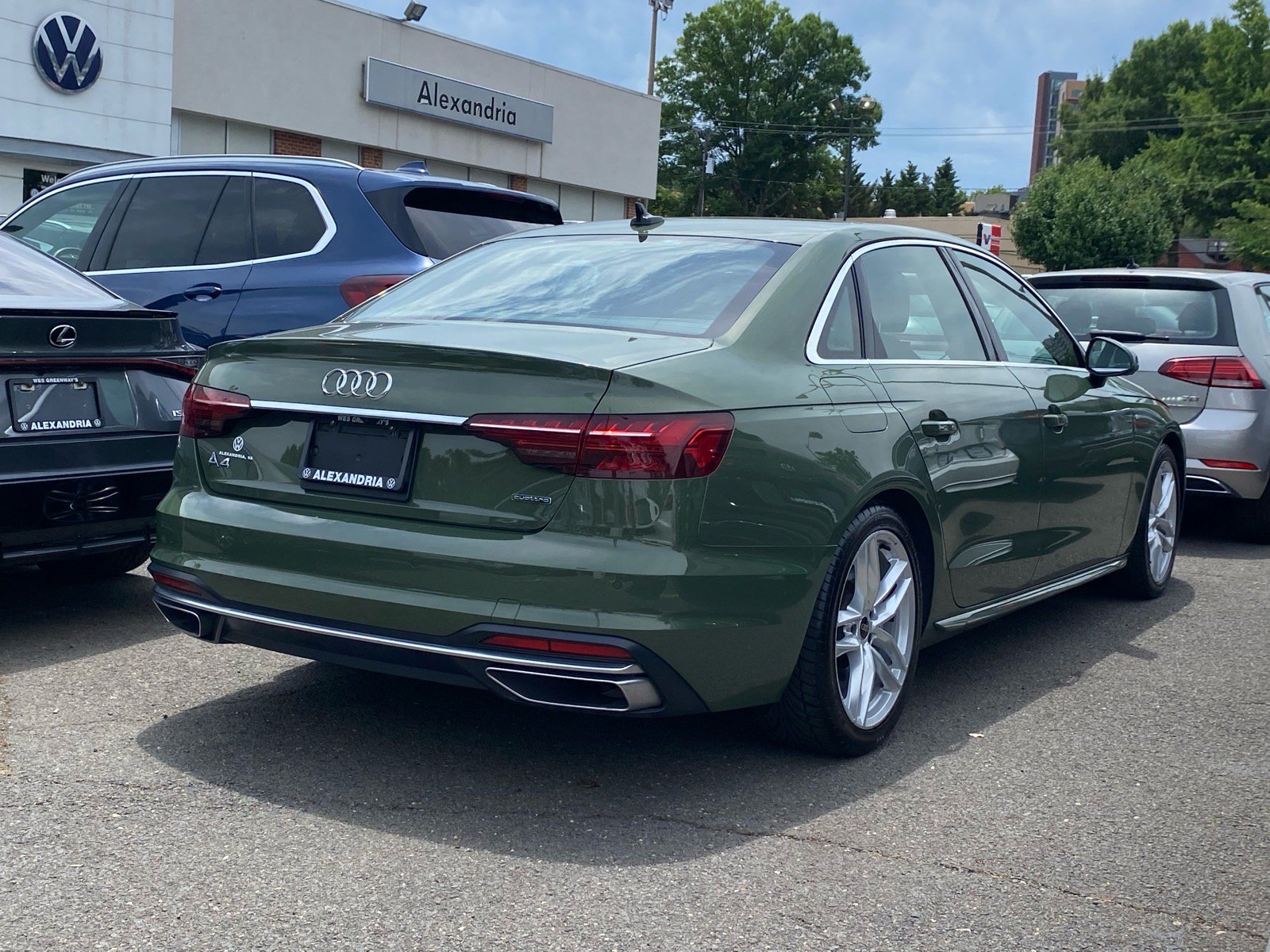 Used 2024 Audi A4 2.0T Premium Plus AWD/4WD image 3
