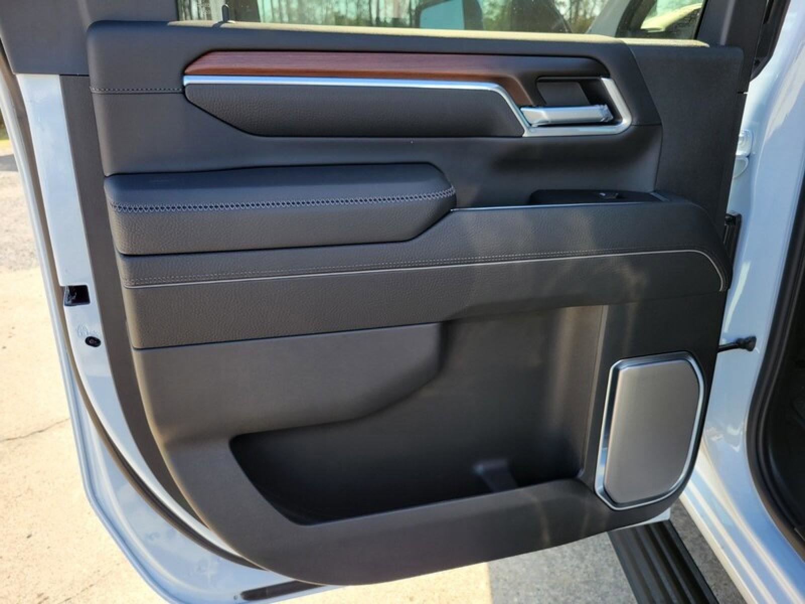 New 2026 GMC Sierra 2500 Denali w/ Denali Reserve Package image 30