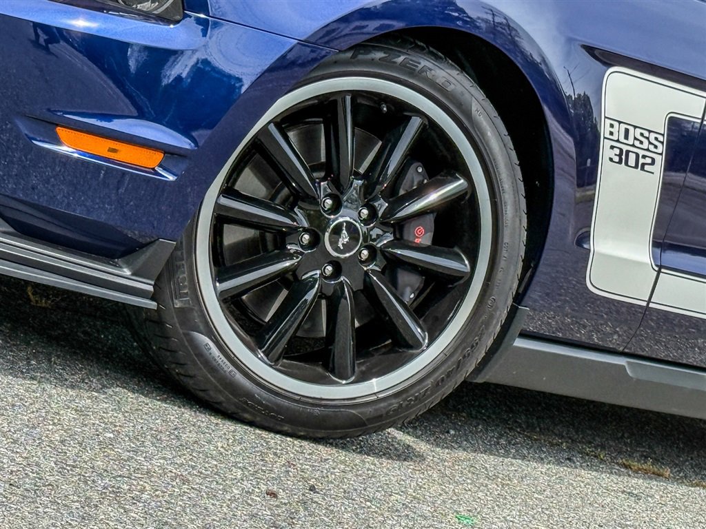 Used 2012 Ford Mustang Boss 302 w/ Boss 302 Accessory Pkg RWD image 5