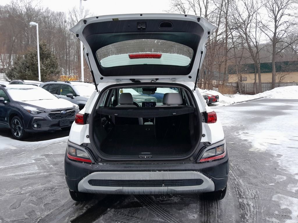 Used 2022 Hyundai Kona SE image 33