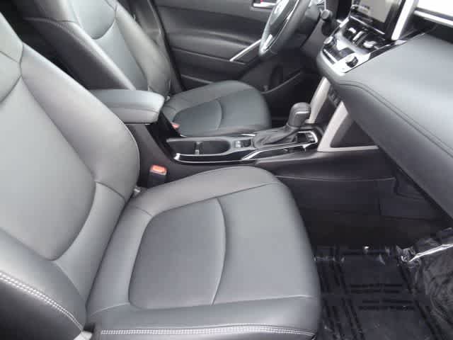 Used 2025 Toyota Corolla Cross XLE AWD/4WD image 13