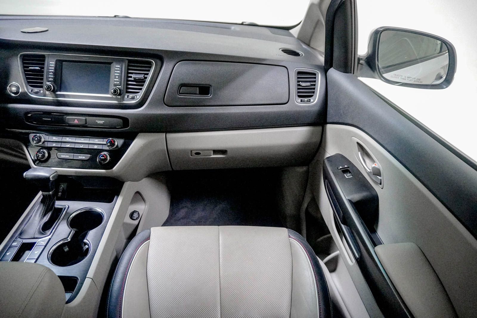 Used 2019 Kia Sedona EX FWD image 29