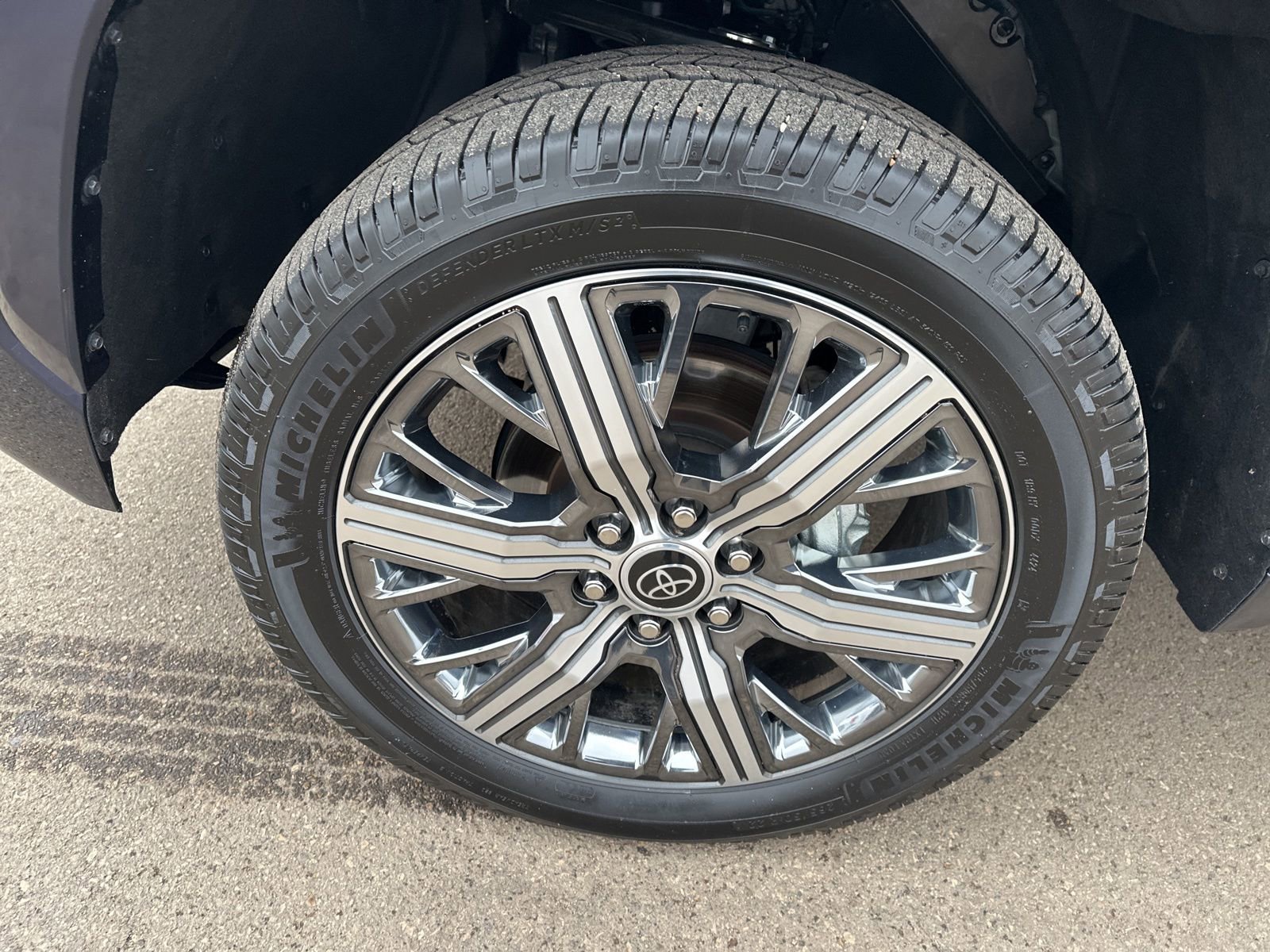 Used 2022 Toyota Tundra Capstone AWD/4WD image 9