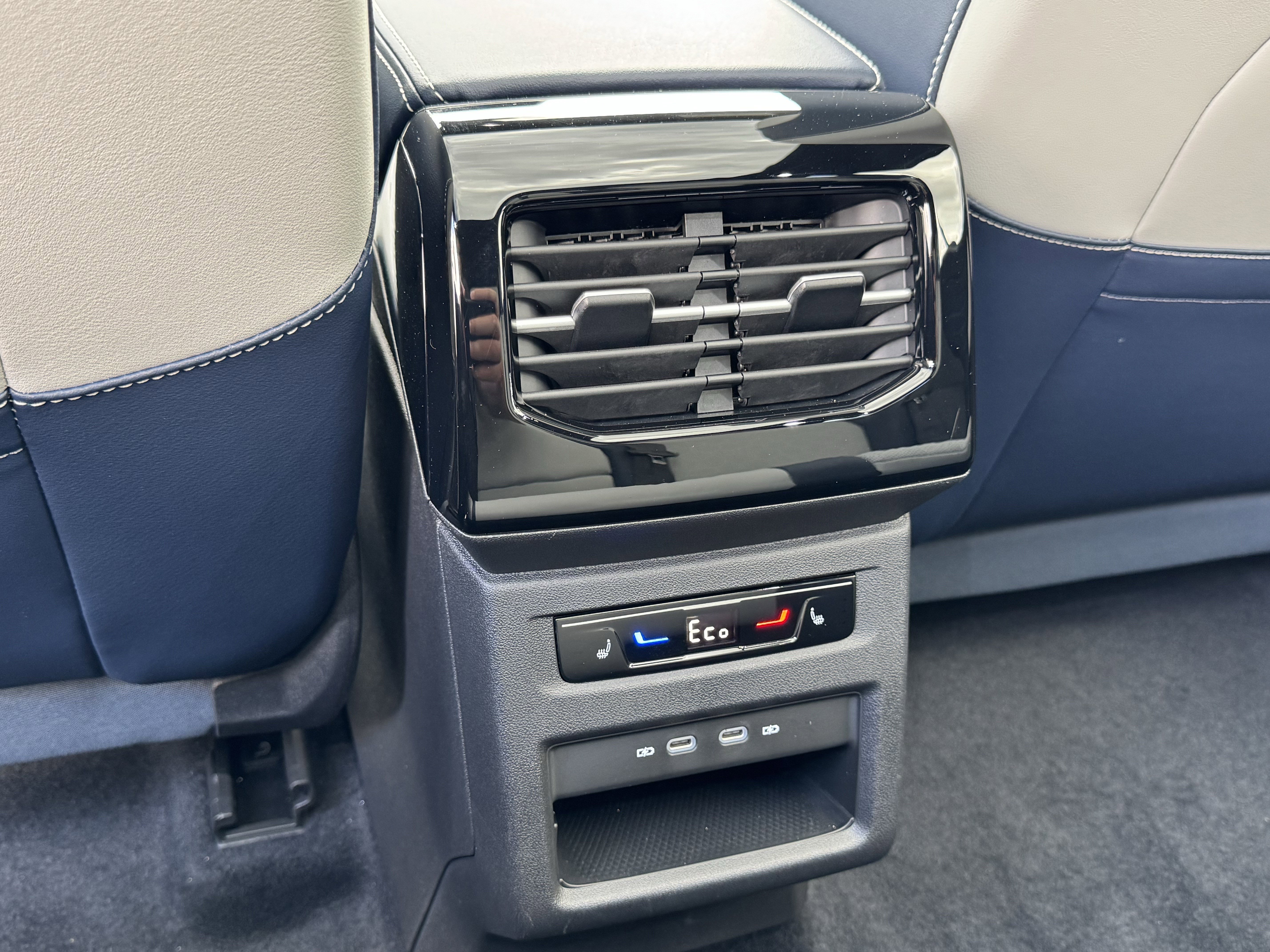 Used 2023 Volkswagen ID.4 Pro S Plus RWD image 34