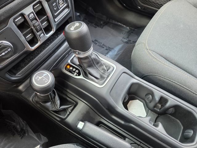 Used 2025 Jeep Wrangler Unlimited Sport AWD/4WD image 27