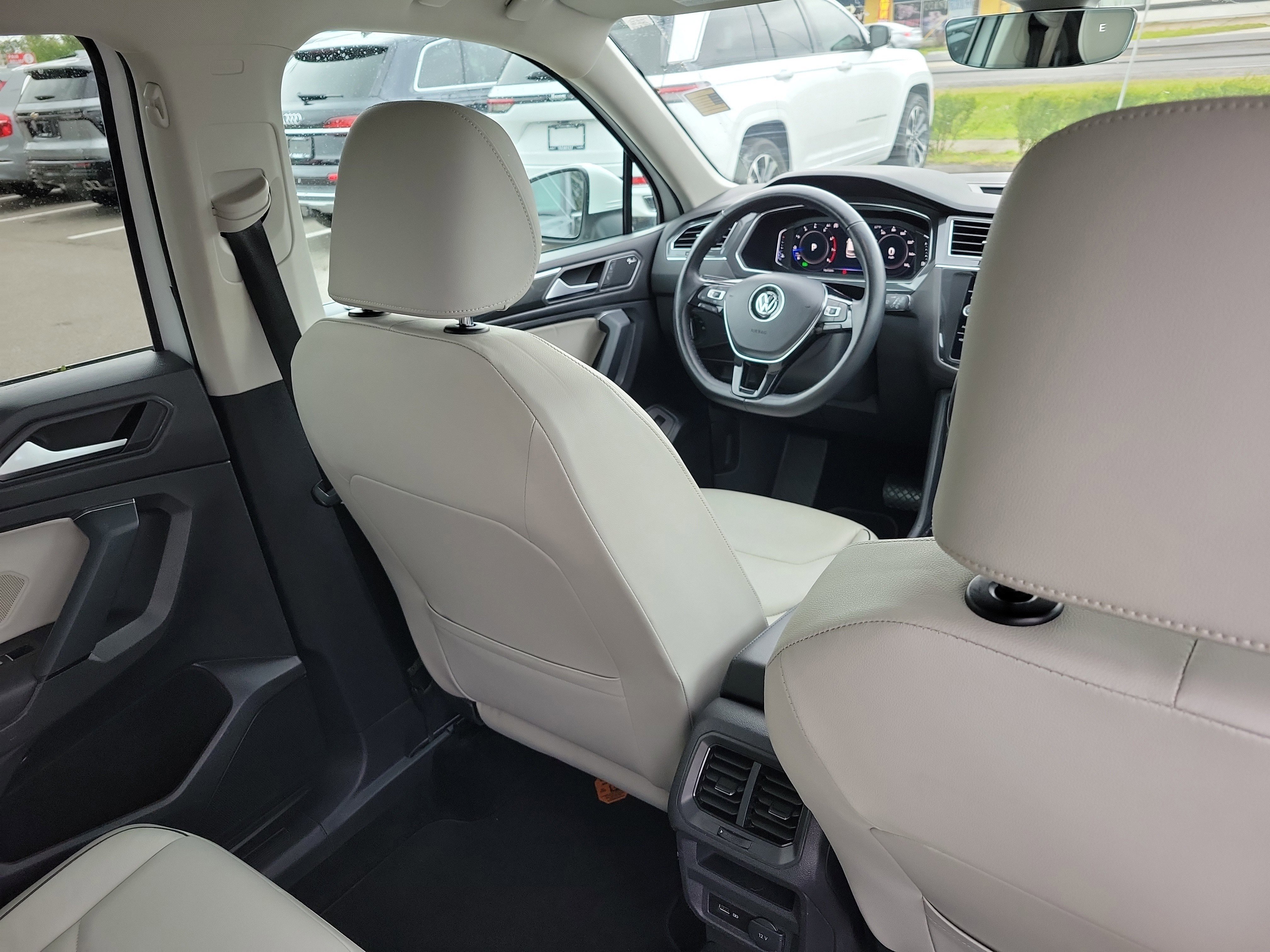 Used 2019 Volkswagen Tiguan SEL Premium image 13