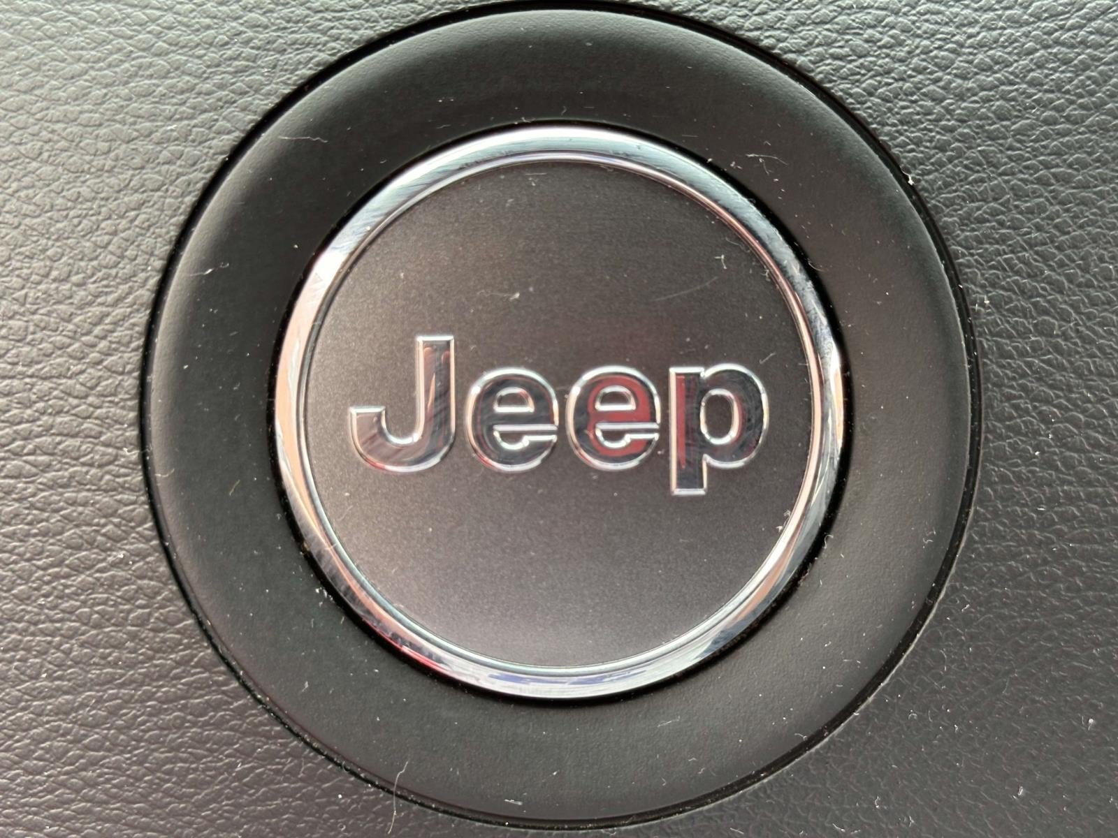 Certified 2021 Jeep Grand Cherokee Laredo X AWD/4WD image 25