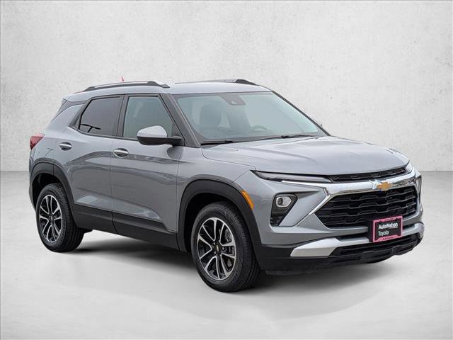 Used 2024 Chevrolet TrailBlazer LT image 3
