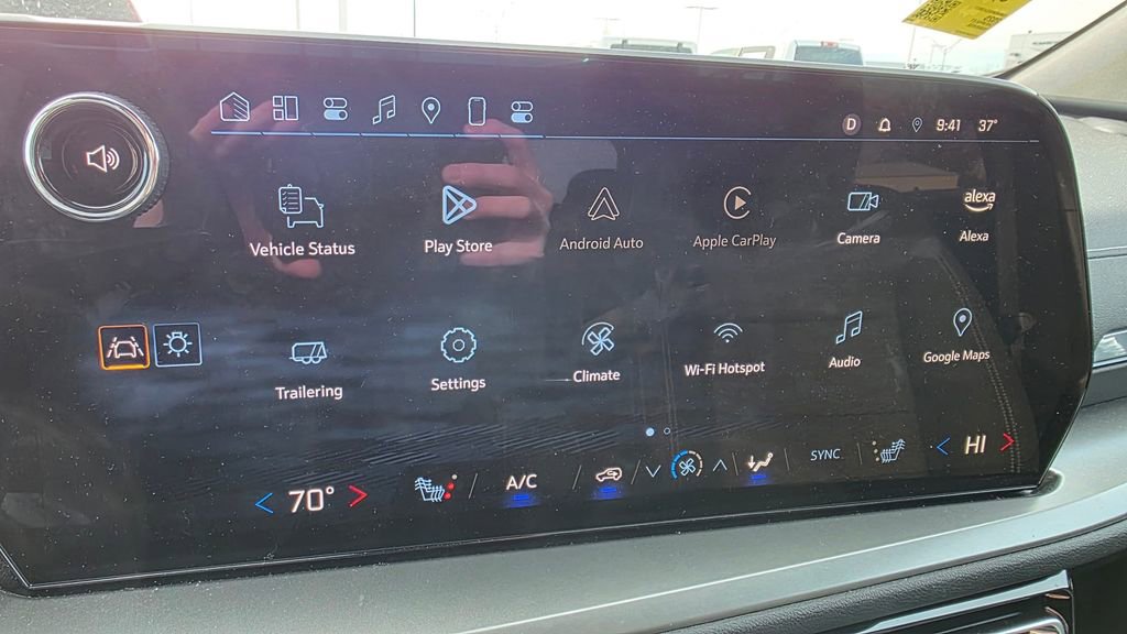 Used 2025 Chevrolet Traverse LT image 20