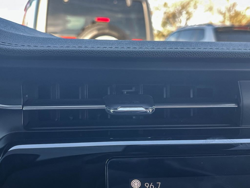 Used 2022 Chevrolet Bolt EUV LT image 24