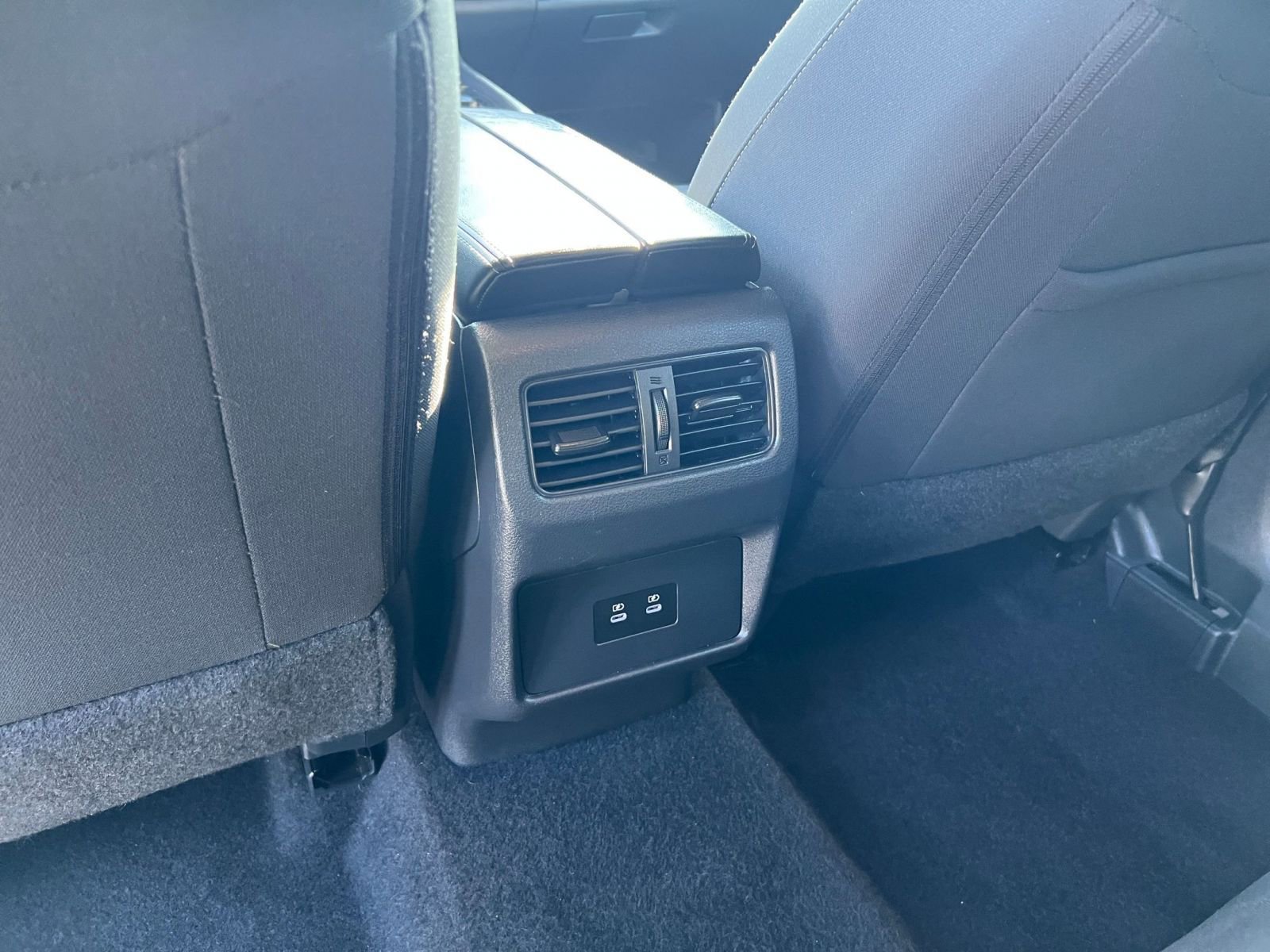 Used 2025 Nissan Rogue SV image 24