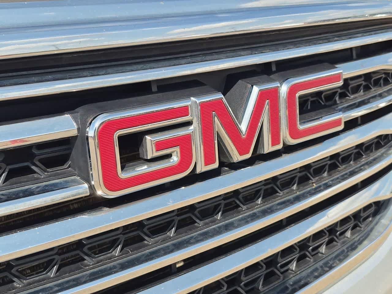 Used 2017 GMC Acadia SLT AWD/4WD image 4