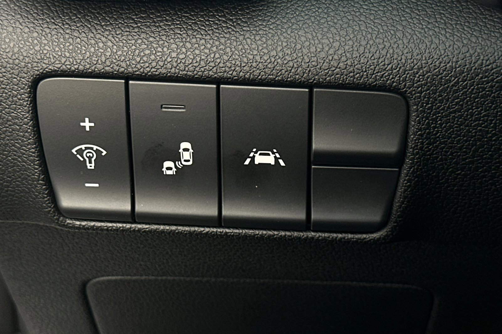 Certified 2022 Kia Sportage Nightfall Edition w/ Nightfall Fwd Premium Package image 31