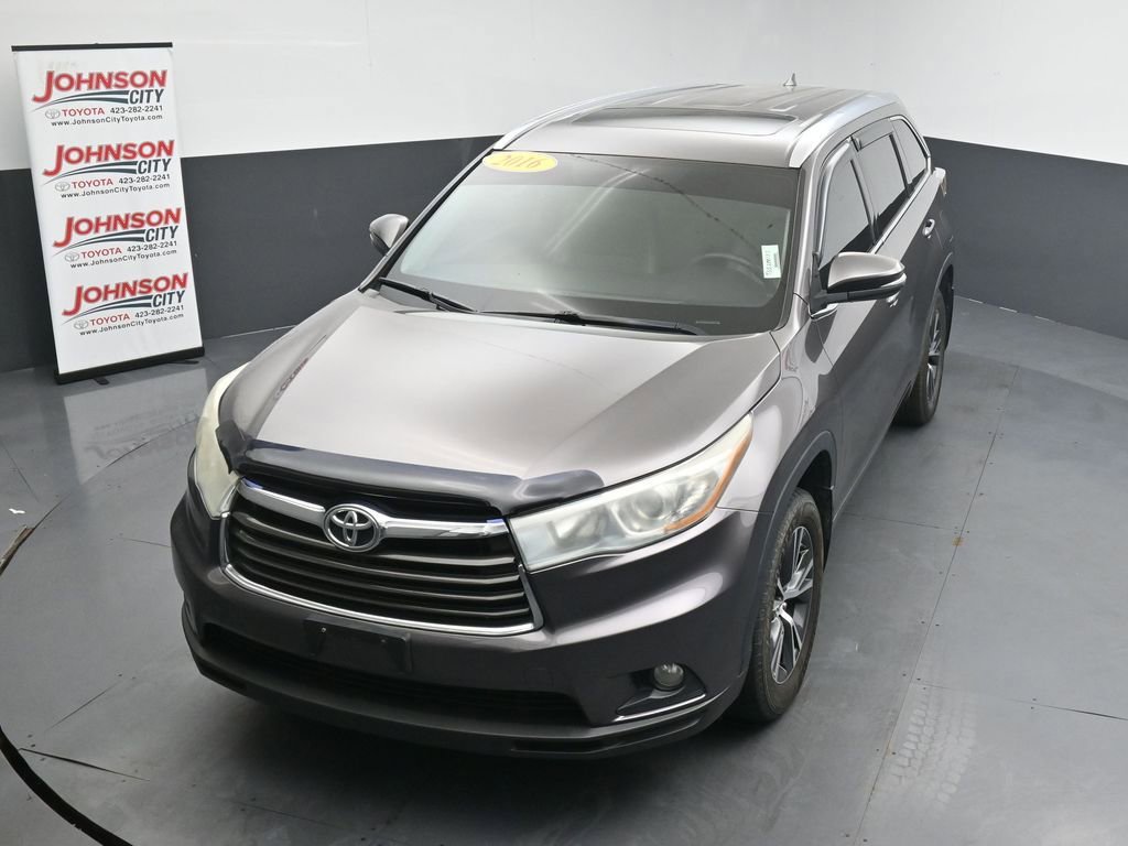 Used 2016 Toyota Highlander XLE AWD/4WD image 29