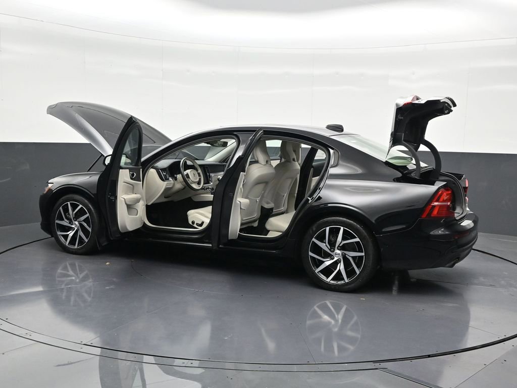 Used 2019 Volvo S60 T5 Momentum w/ Premium Package image 34