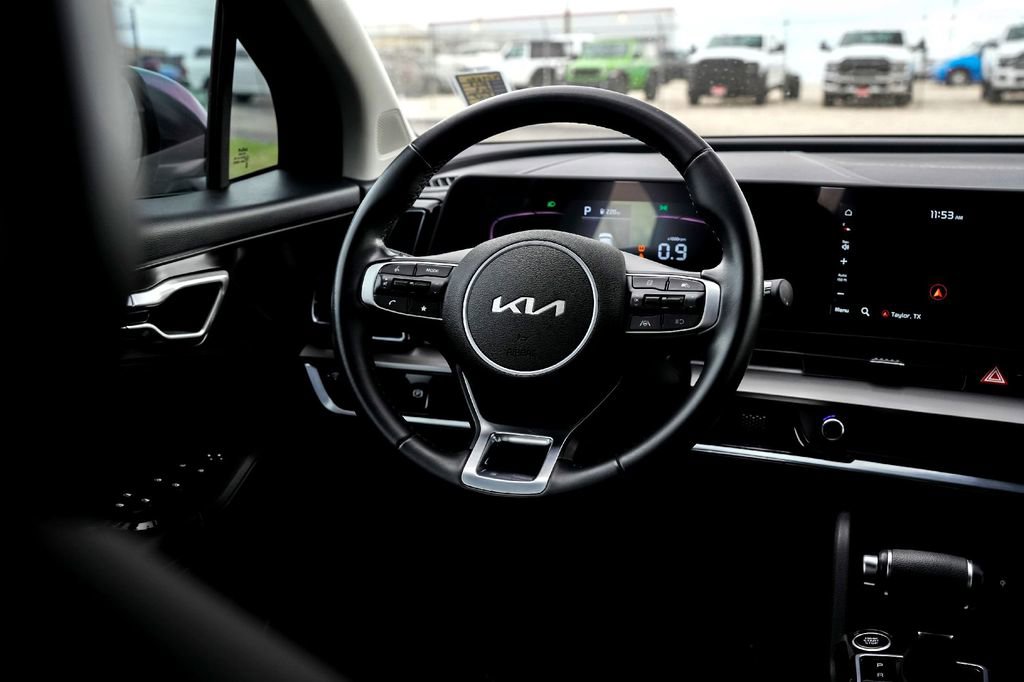 Used 2023 Kia Sportage EX image 28