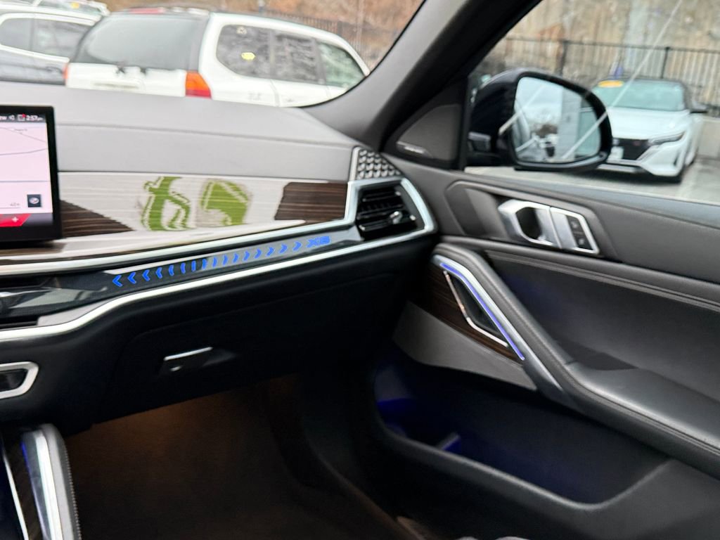 Used 2024 BMW X6 xDrive40i w/ Premium Package AWD/4WD image 16