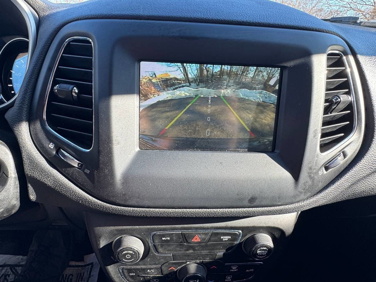 Used 2020 Jeep Compass Latitude image 12