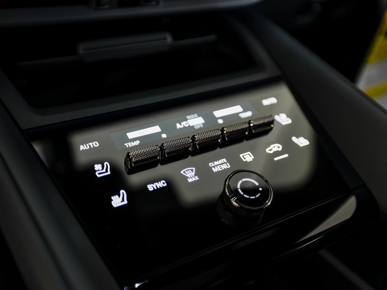 New 2026 Porsche Macan Turbo Electric image 20