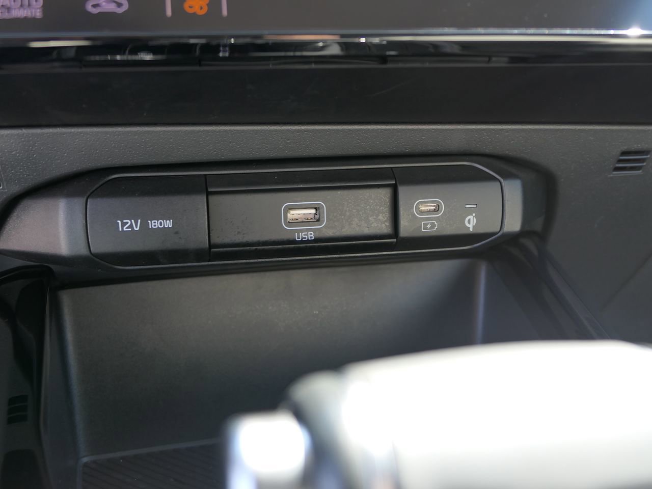 Used 2025 Kia Niro EX FWD image 19