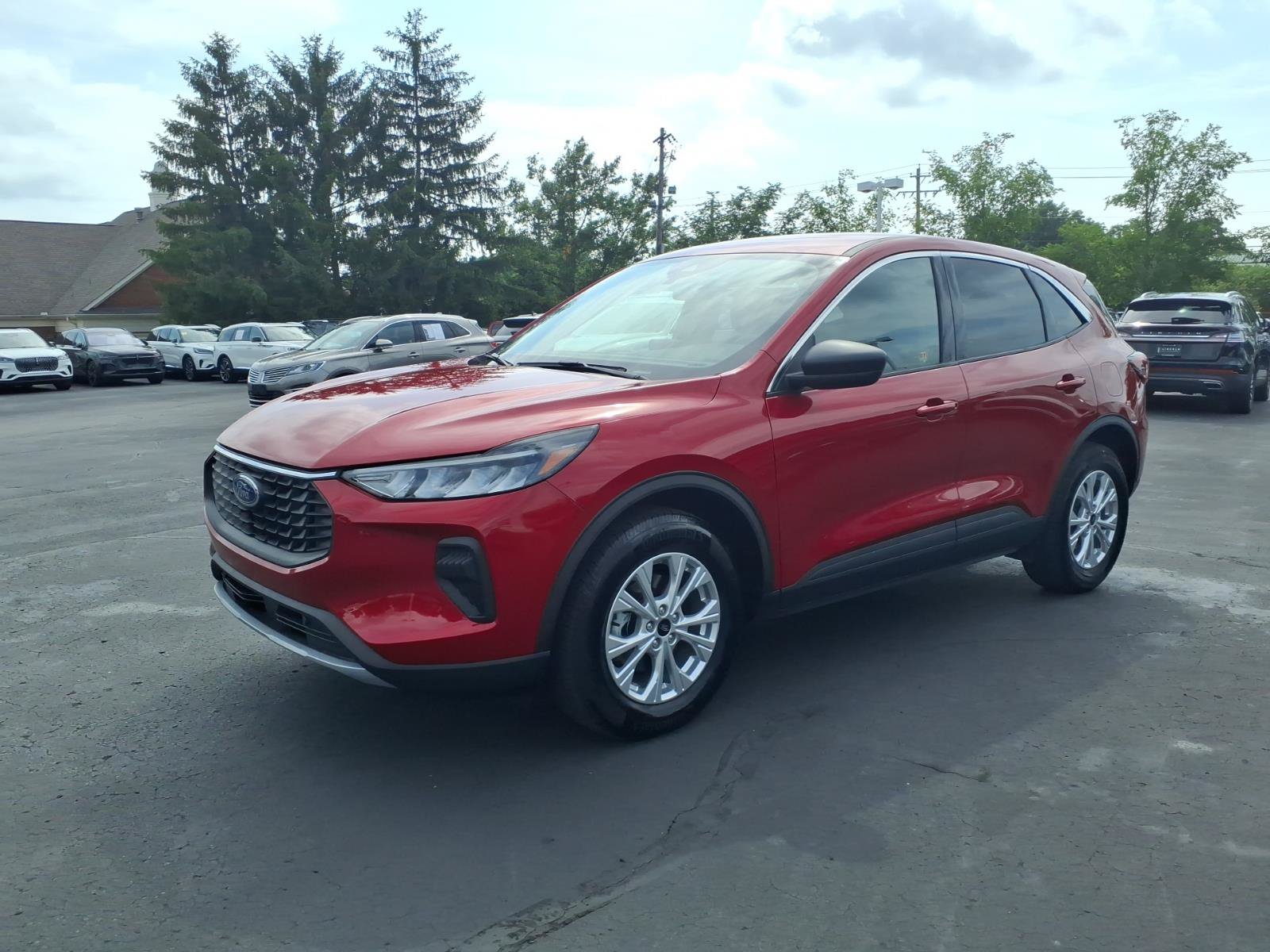 Used 2023 Ford Escape Active AWD/4WD image 3
