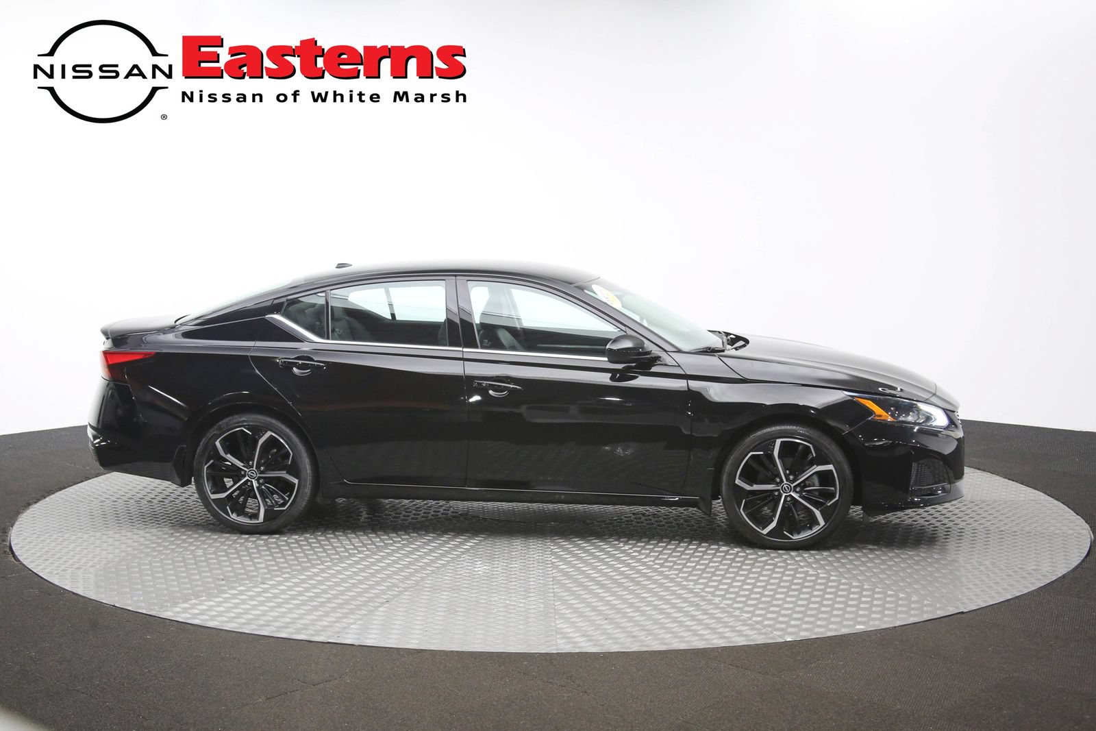Used 2023 Nissan Altima 2.5 SR FWD image 44