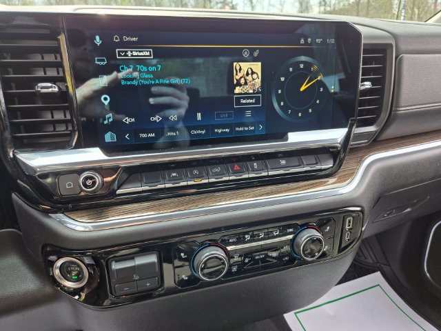 Used 2025 Chevrolet Silverado 1500 LT AWD/4WD image 25