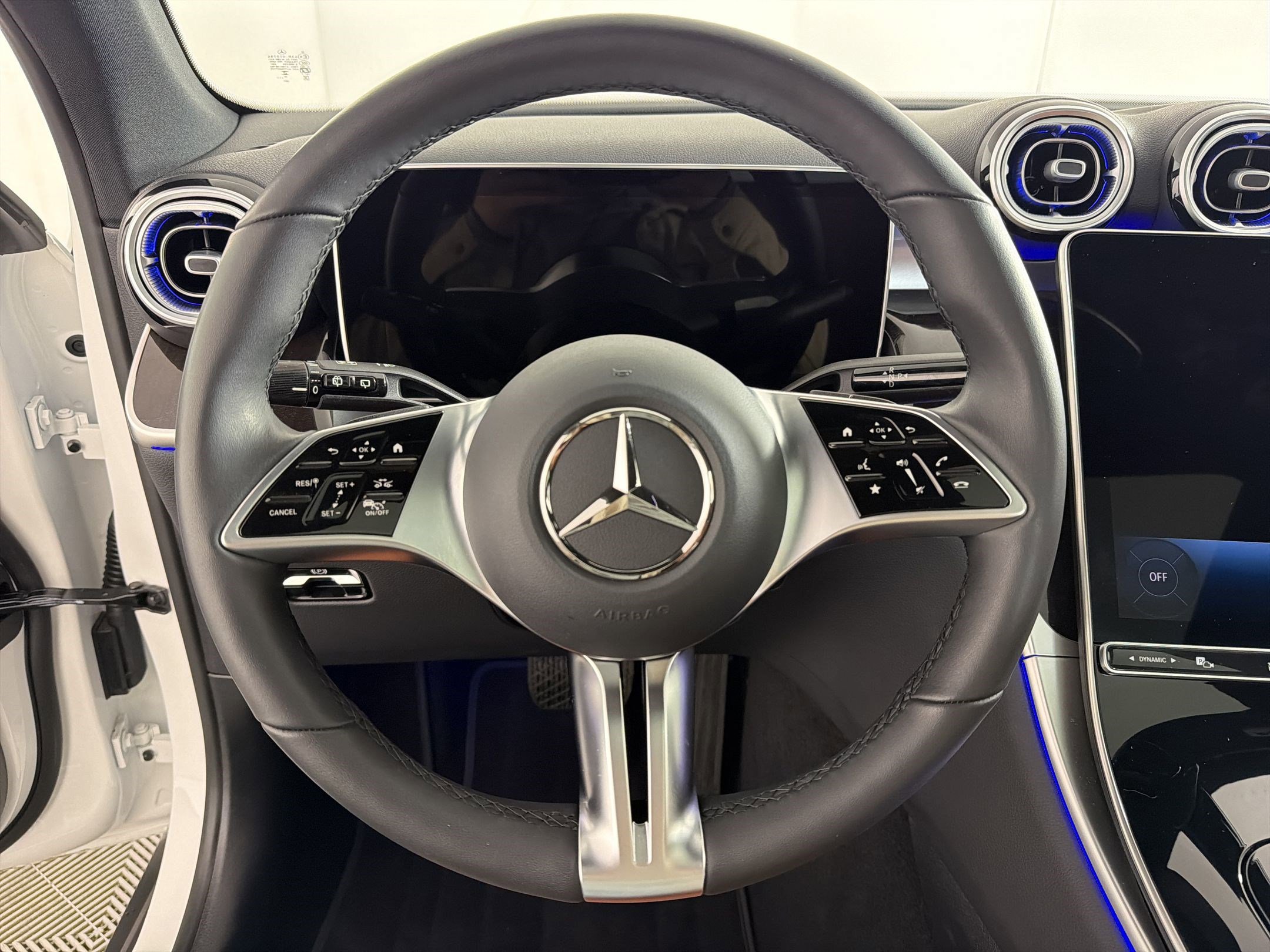 Used 2026 Mercedes-Benz GLC 300 4MATIC image 18
