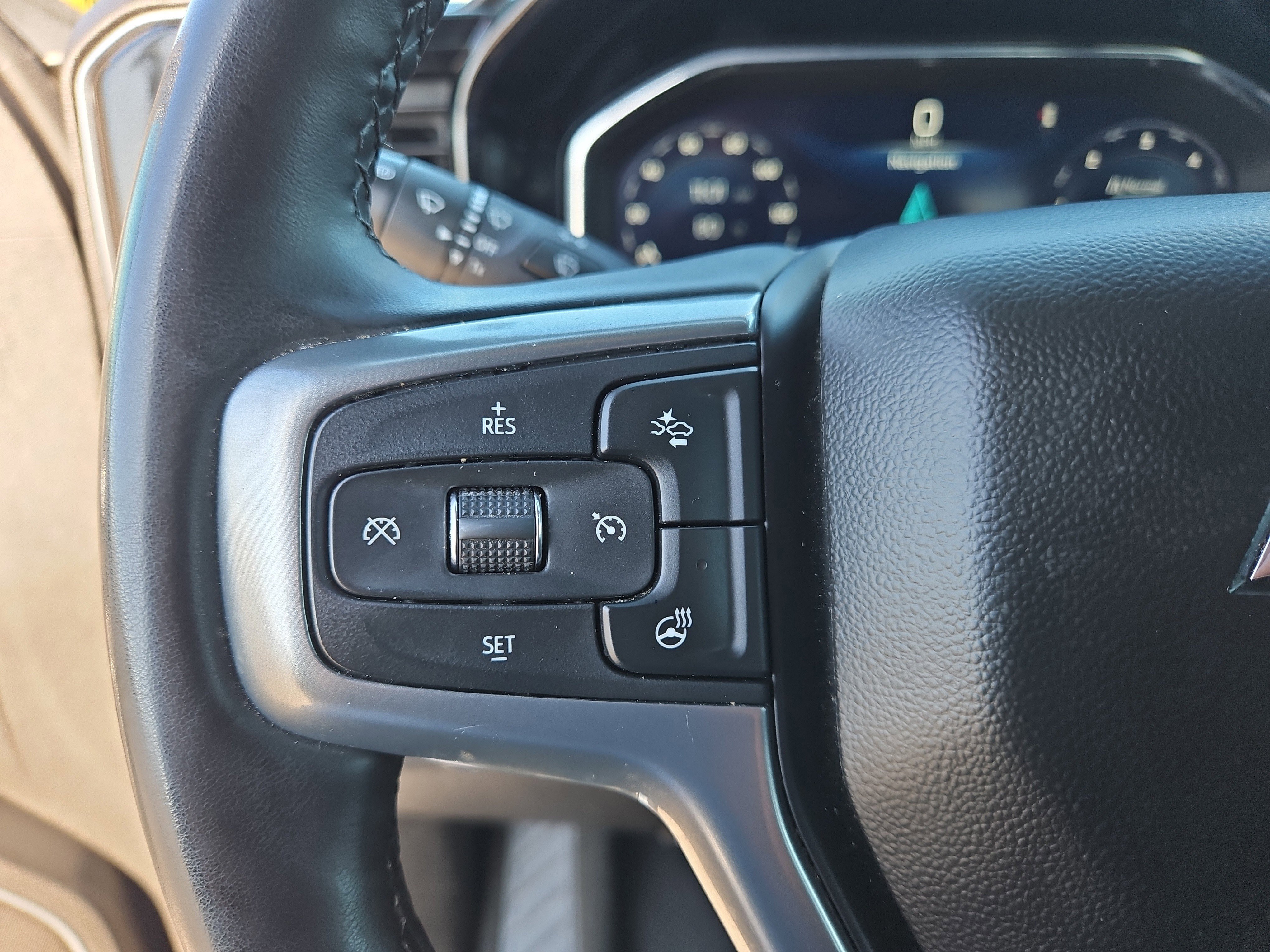Used 2025 Chevrolet Silverado 1500 LT AWD/4WD image 20