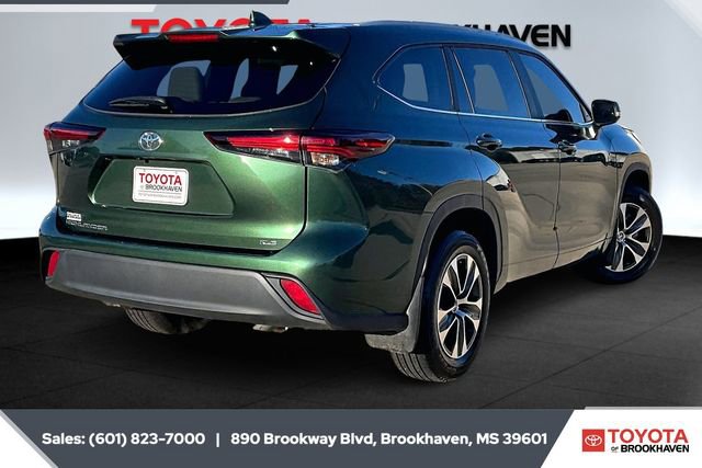 Used 2024 Toyota Highlander XLE image 11