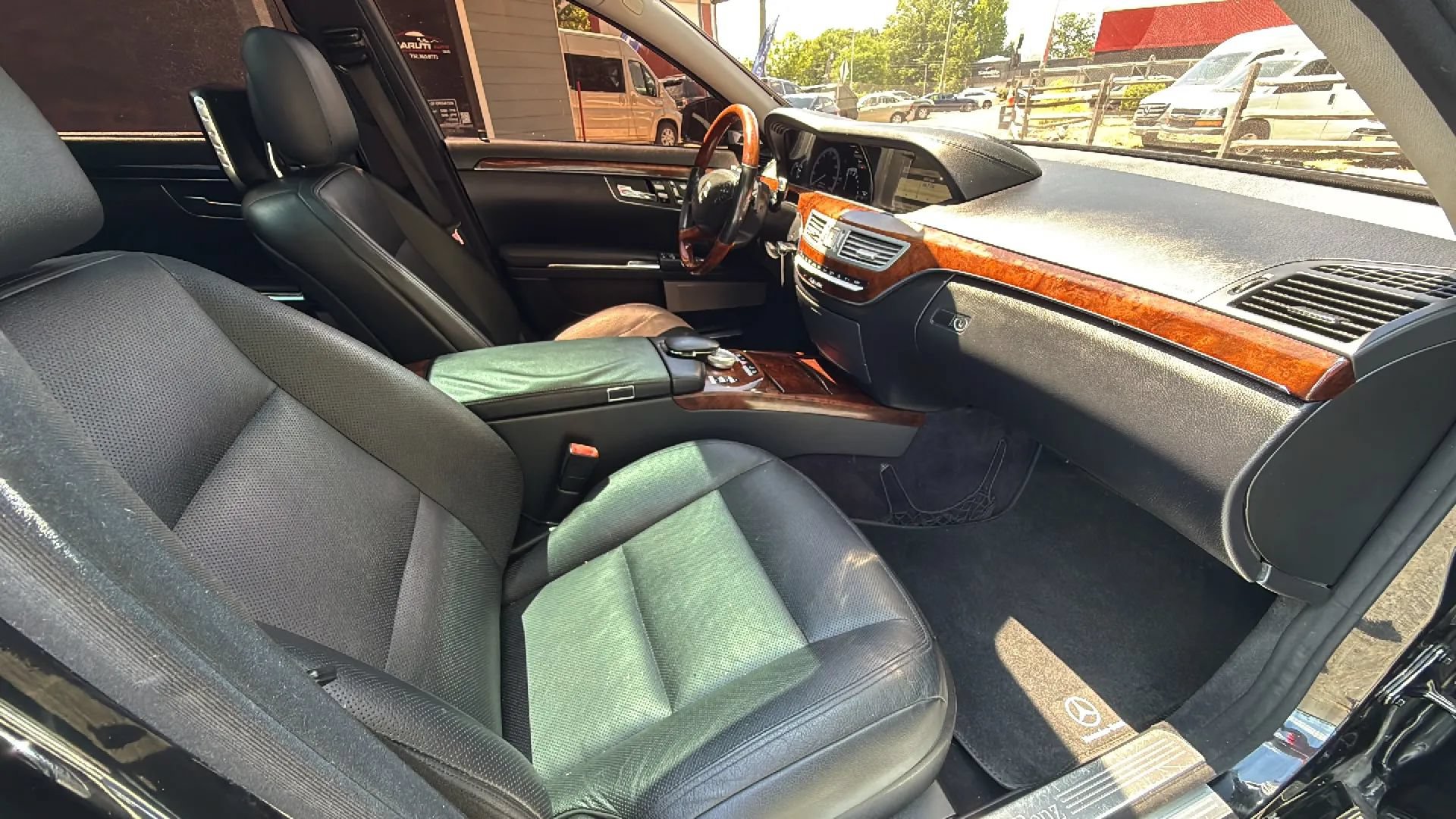 Used 2011 Mercedes-Benz S 550 4MATIC image 24
