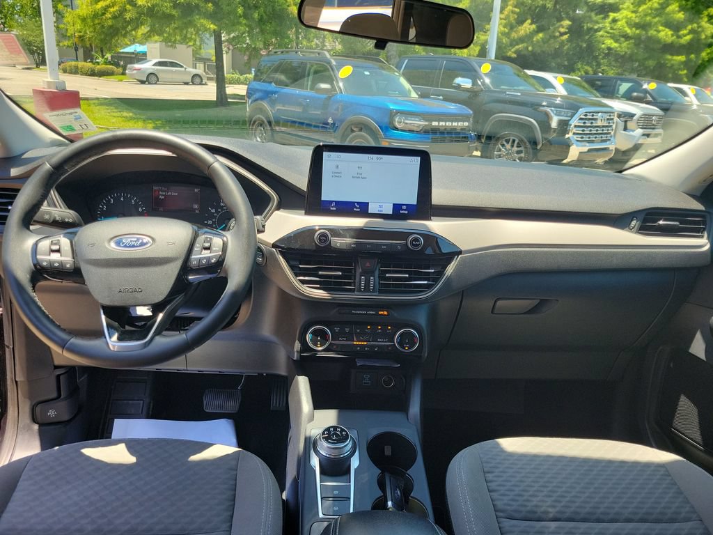 Used 2022 Ford Escape SE w/ SE Sport Appearance Package FWD image 17