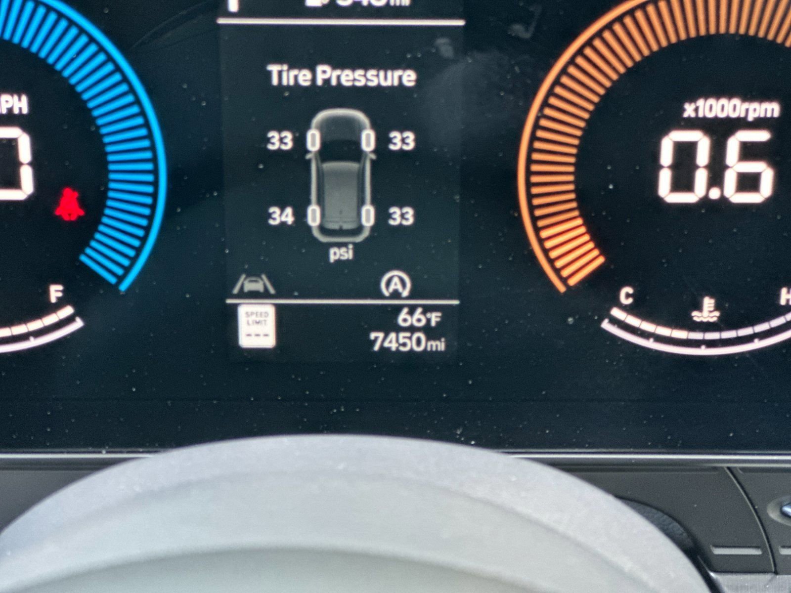 Certified 2025 Hyundai Kona SE AWD/4WD image 28
