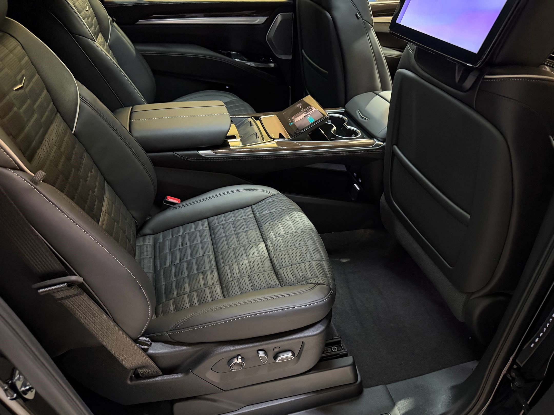 New 2026 Cadillac Escalade ESV Platinum Sport AWD/4WD image 62