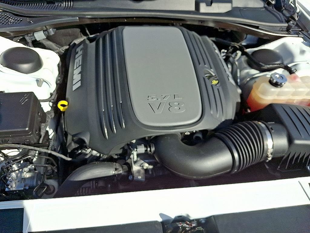 Used 2022 Dodge Challenger R/T w/ Plus Package image 27