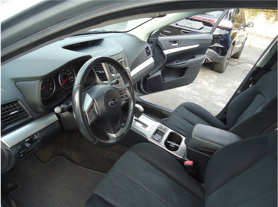 Used 2014 Subaru Outback 2.5i Premium w/ Moonroof Package AWD/4WD image 21