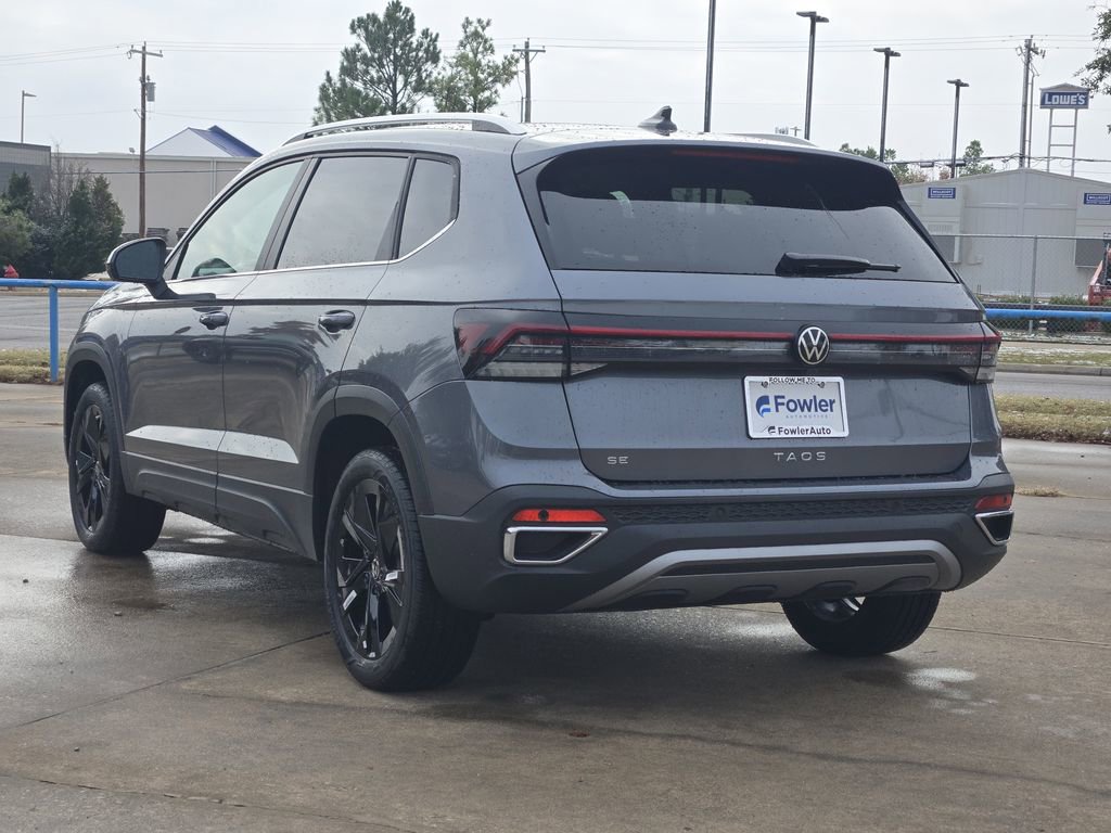 New 2026 Volkswagen Taos SE image 3