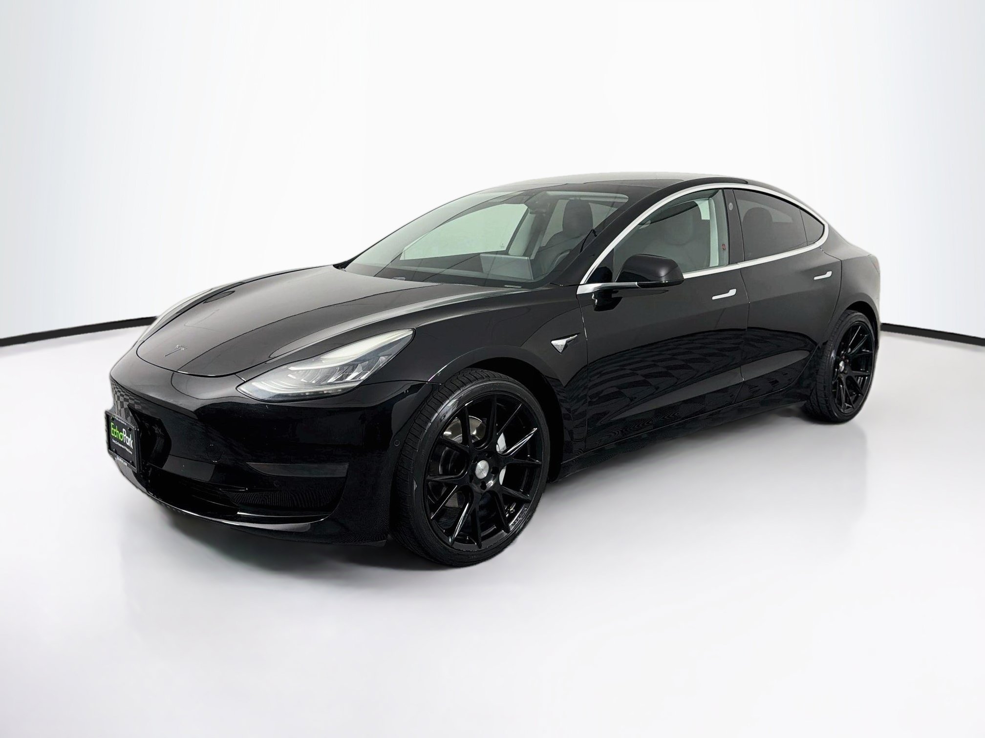 Used 2019 Tesla Model 3 Standard Range RWD image 3
