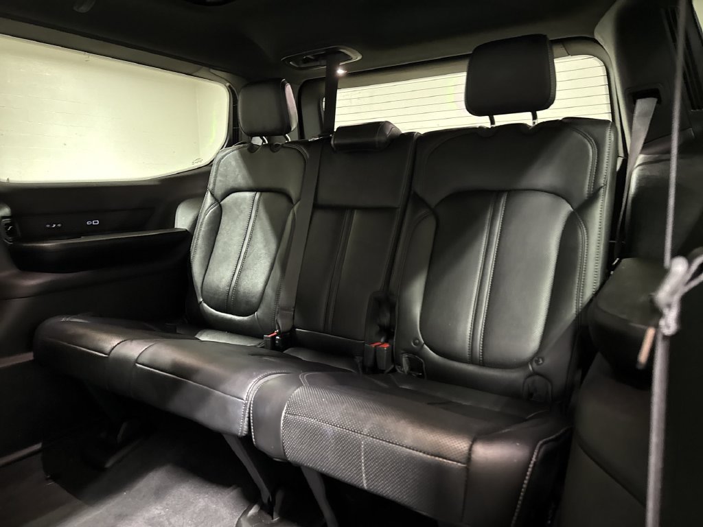 Used 2025 Jeep Wagoneer Series II AWD/4WD image 25
