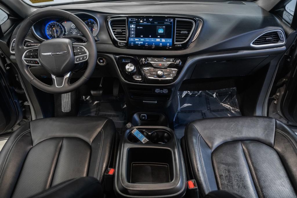 Used 2025 Chrysler Pacifica Select FWD image 23